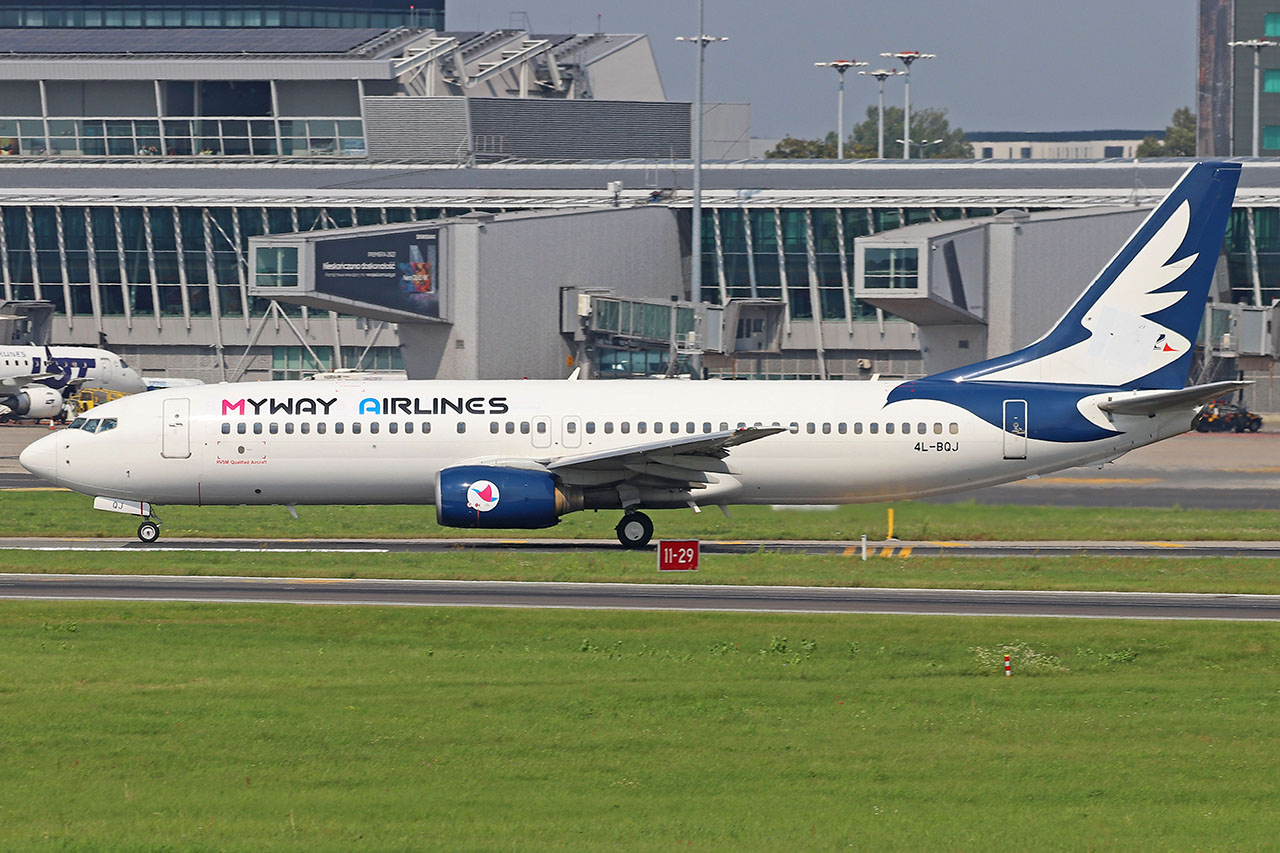 ./assets/img/aircraft/4L-MYW-B738-1.jpg