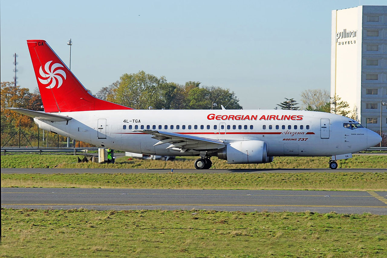 ./assets/img/aircraft/4L-TGZ-B735-1.jpg
