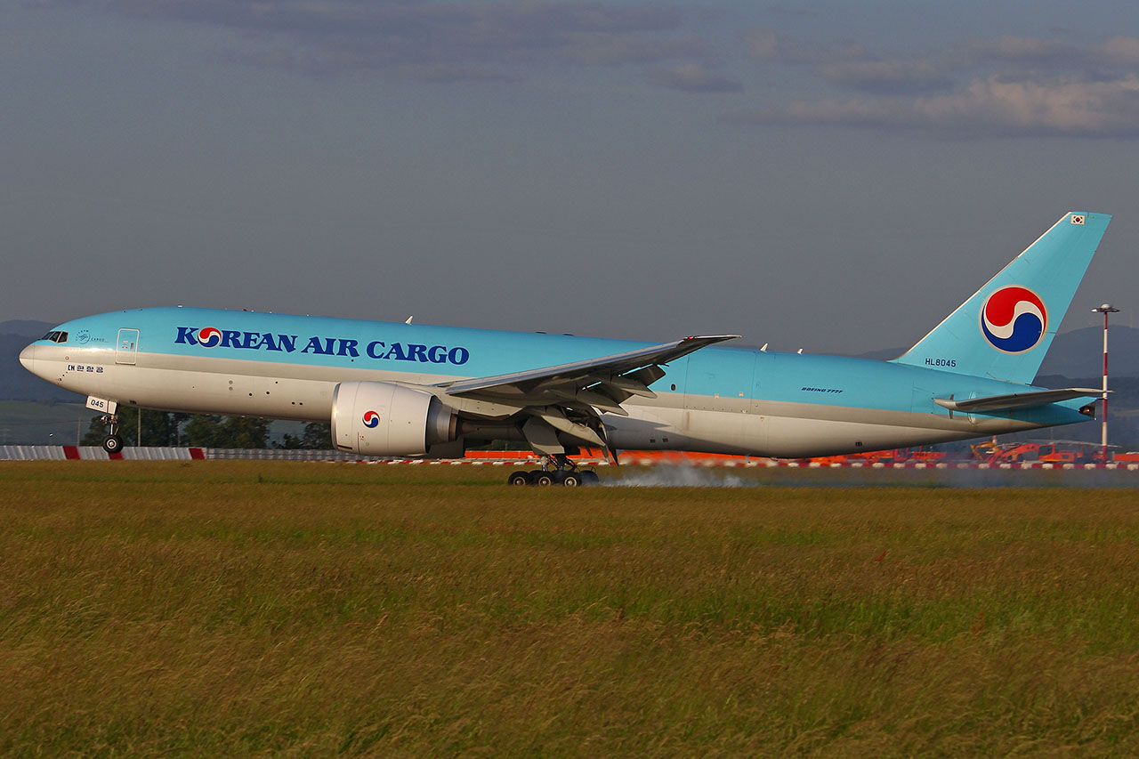 ./assets/img/aircraft/HL-KAL-B772-2.jpg