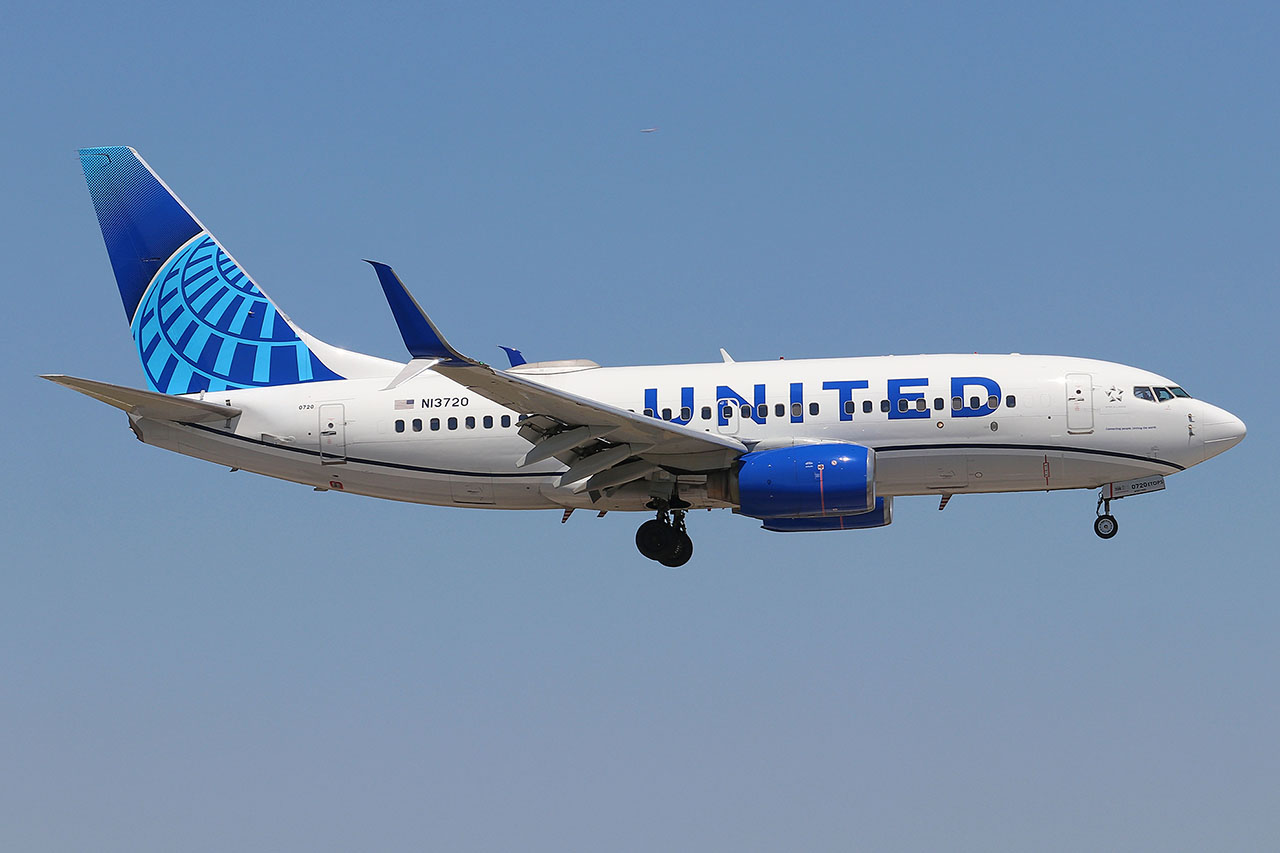 ./assets/img/aircraft/N-UAL-B737-2.jpg