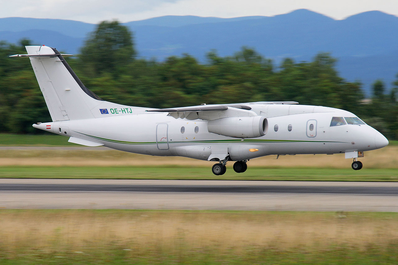 ./assets/img/aircraft/OE-451-D328-3.jpg