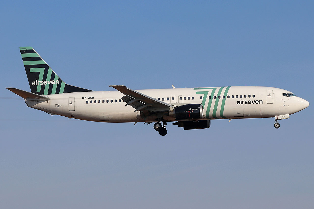 ./assets/img/aircraft/OY-CAT-B734-1.jpg