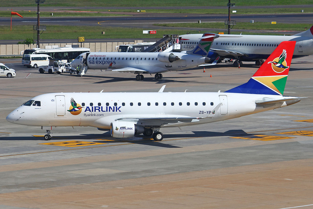 ./assets/img/aircraft/ZS-LNK-E170-1.jpg