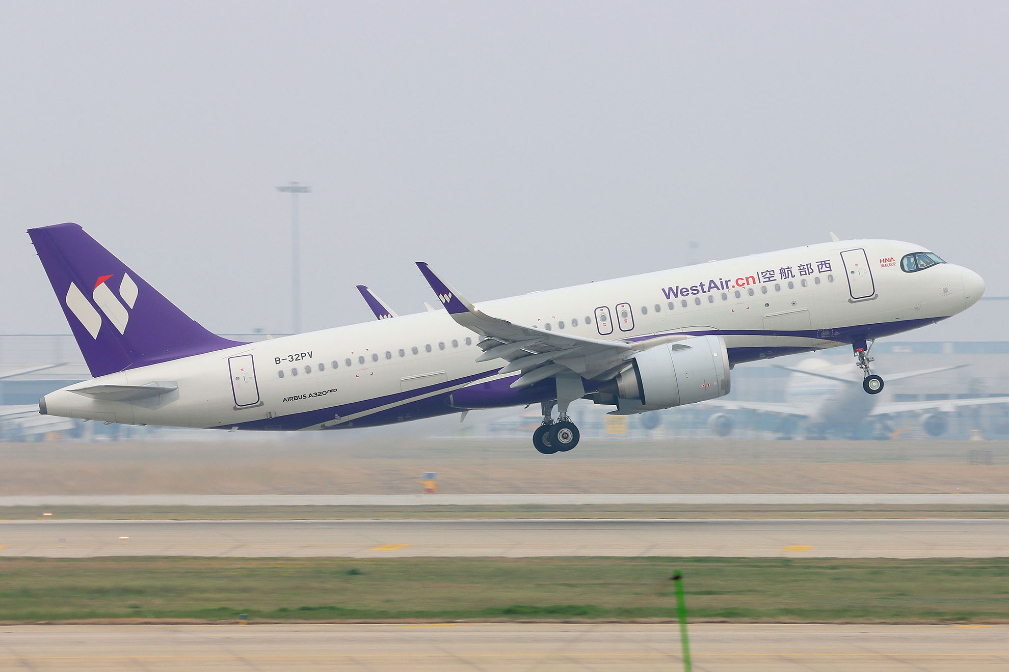 ./assets/img/aircraft/B-CHB-A320-3.jpg