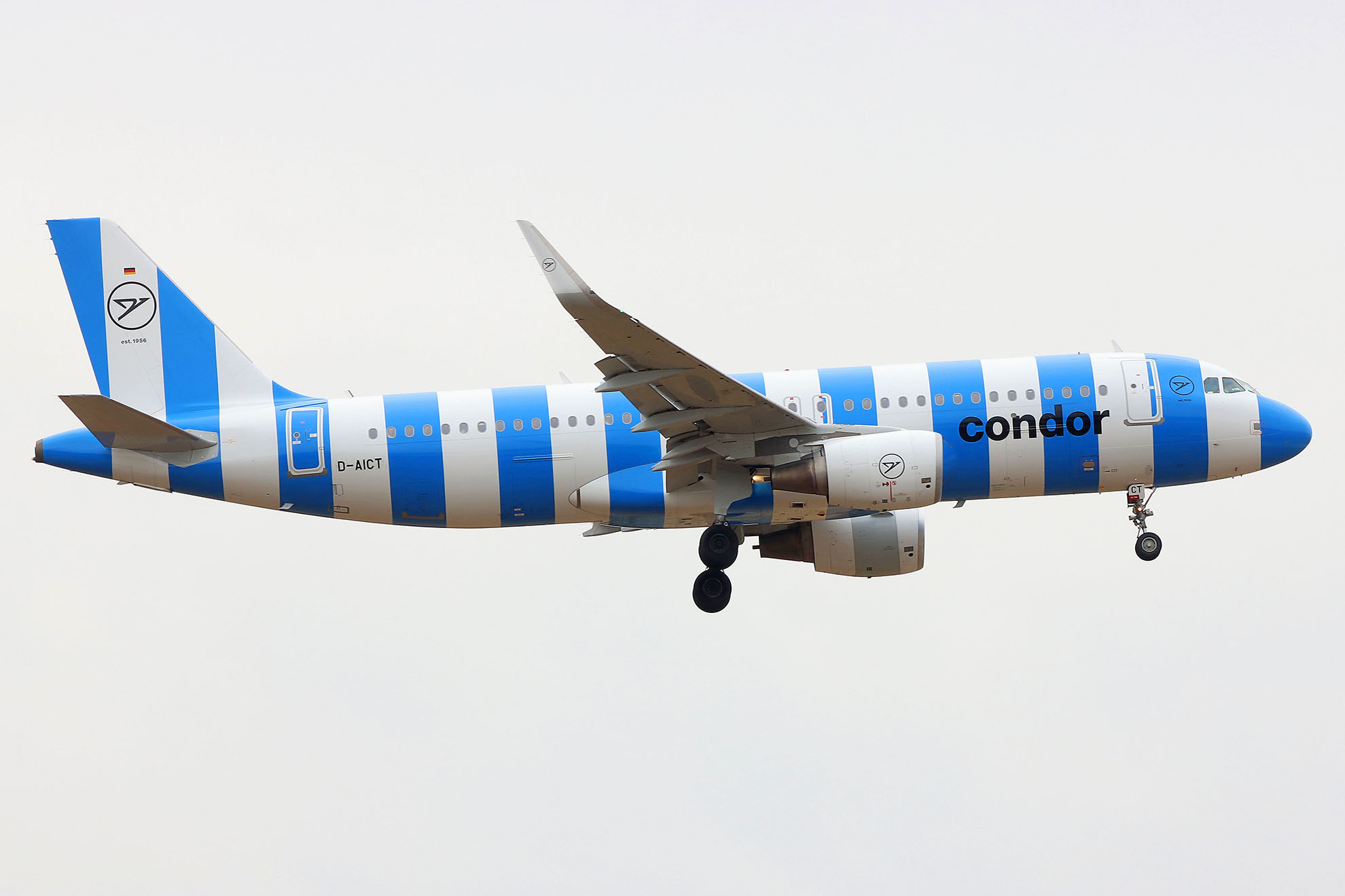 ./assets/img/aircraft/D-CFG-A320-17.jpg