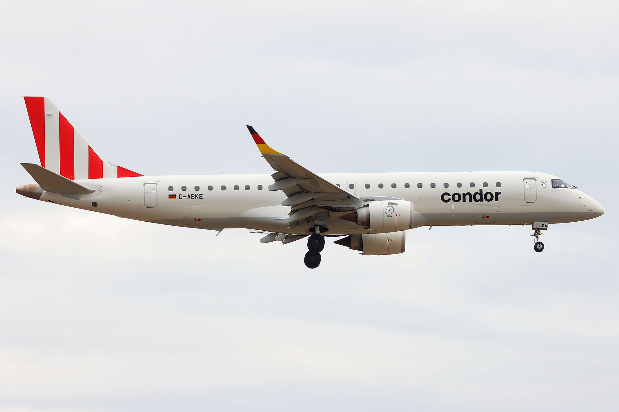 ./assets/img/aircraft/D-CFG-E190-1.jpg