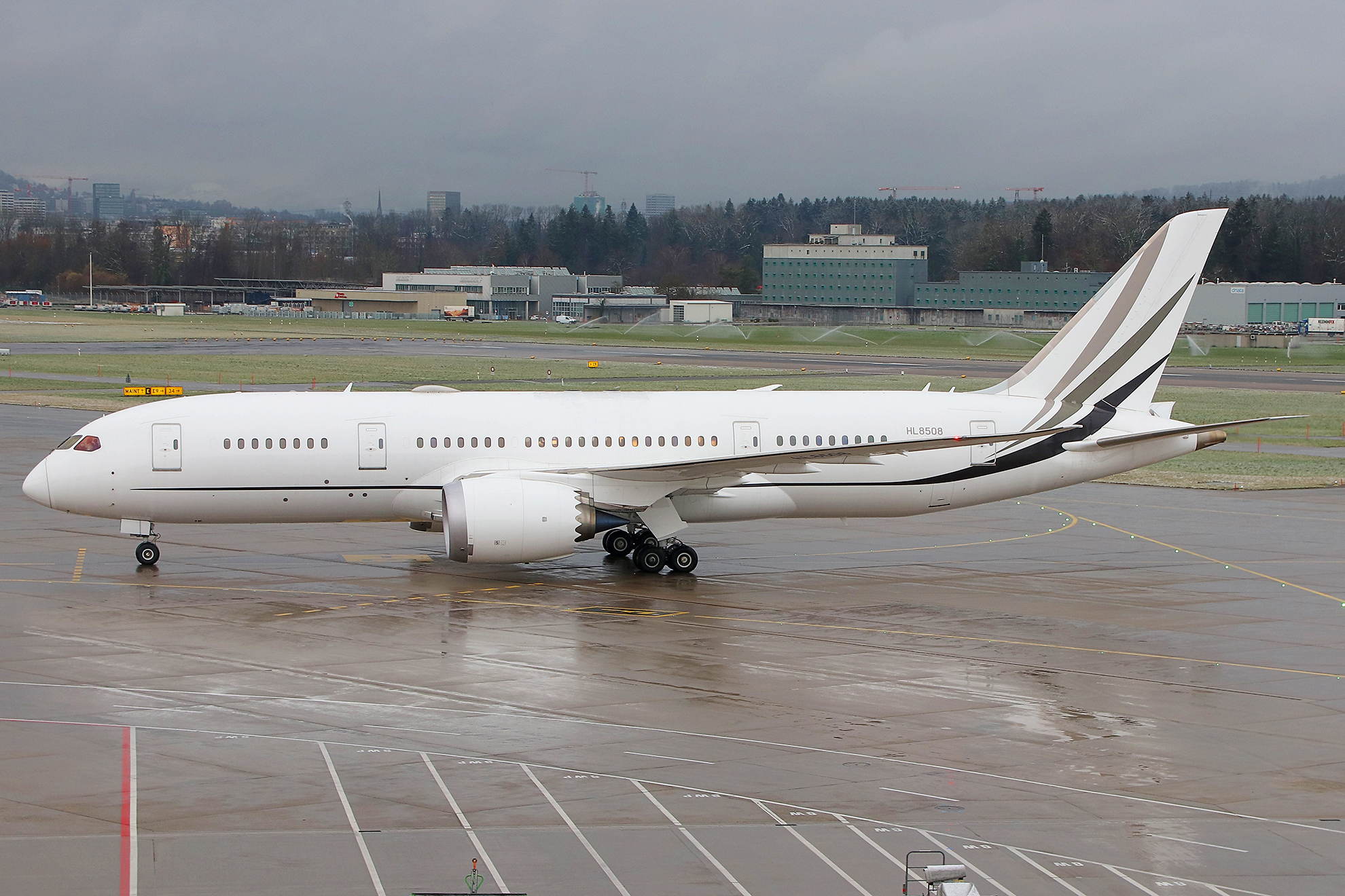 ./assets/img/aircraft/HL-451-B788-1.jpg
