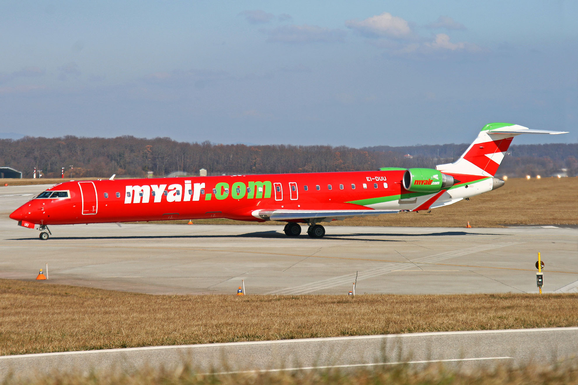 ./assets/img/aircraft/I-MYW-CRJ9-1.jpg