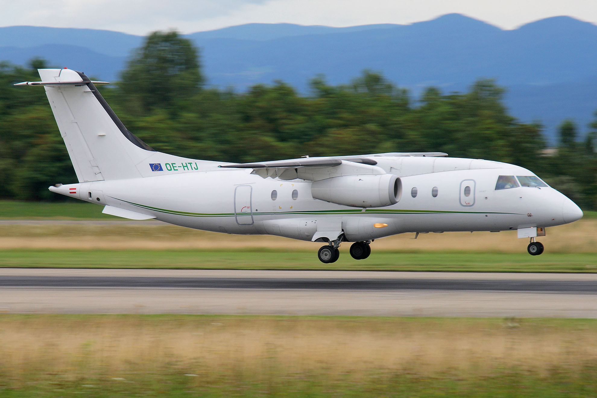 ./assets/img/aircraft/OE-451-D328-3.jpg