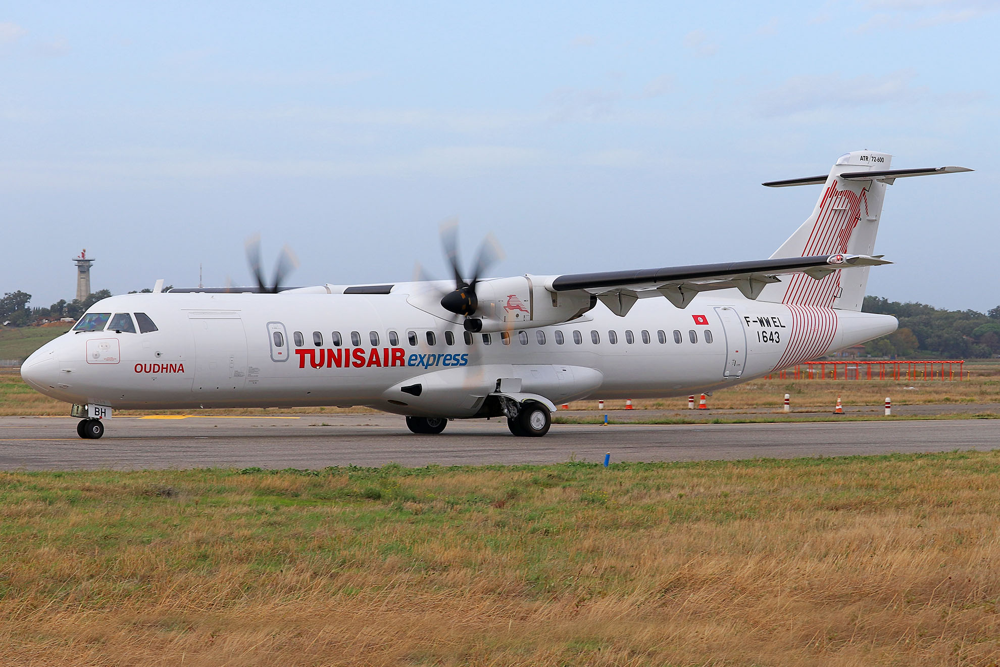 ./assets/img/aircraft/TS-TUI-ATR72-1.jpg