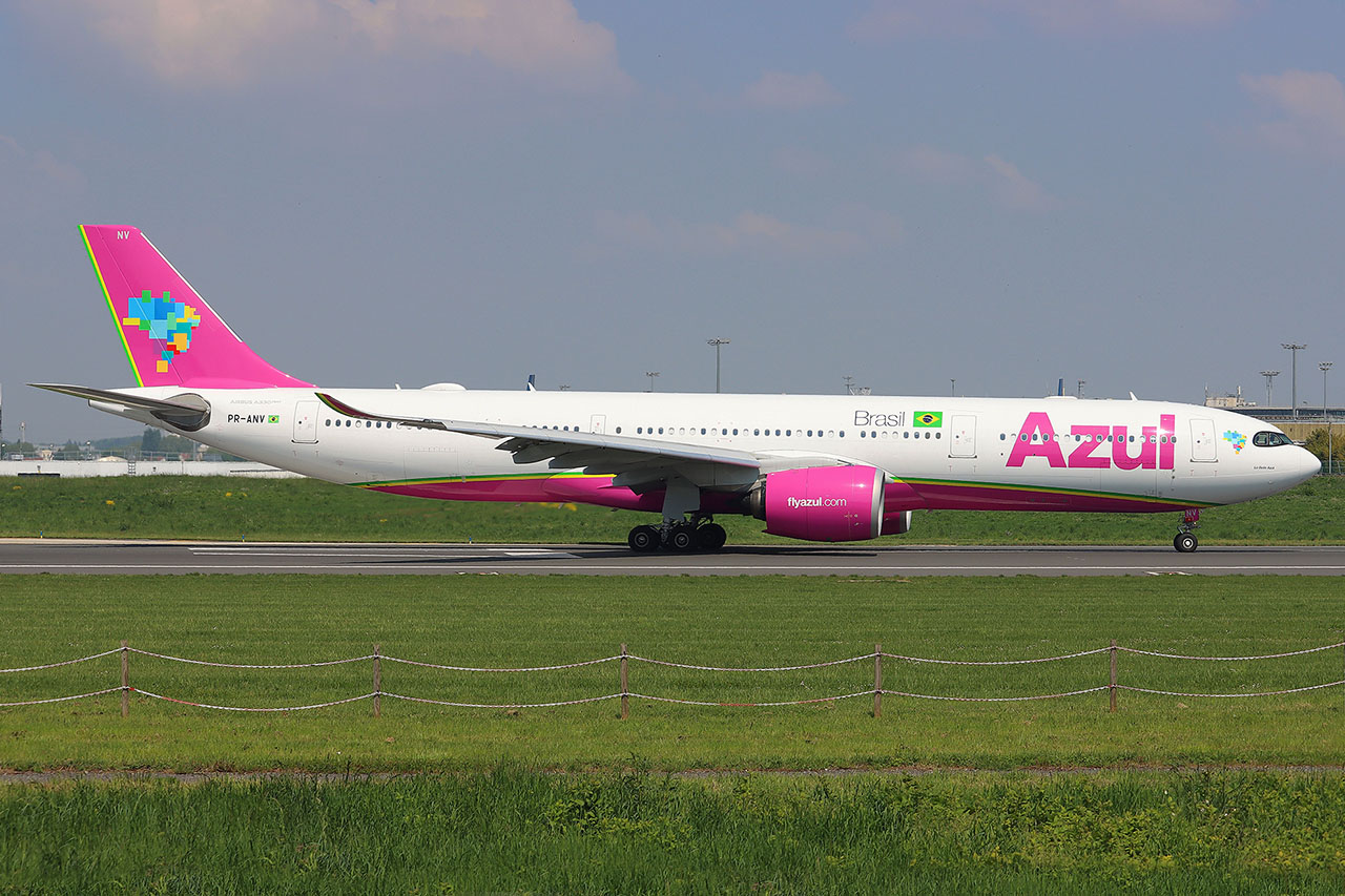 ./assets/img/aircraft/PT-AZU-A339-2.jpg