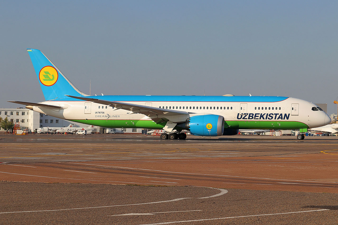 ./assets/img/aircraft/UK-UZB-B788-1.jpg