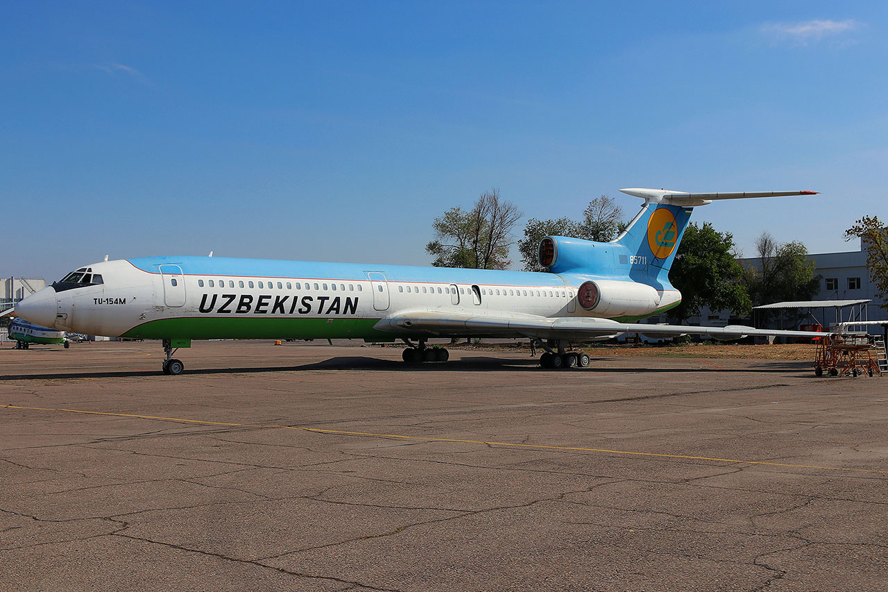./assets/img/aircraft/UK-UZB-T154-1.jpg