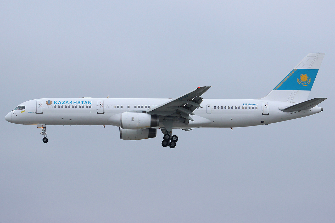 ./assets/img/aircraft/UP-450-B752-1.jpg