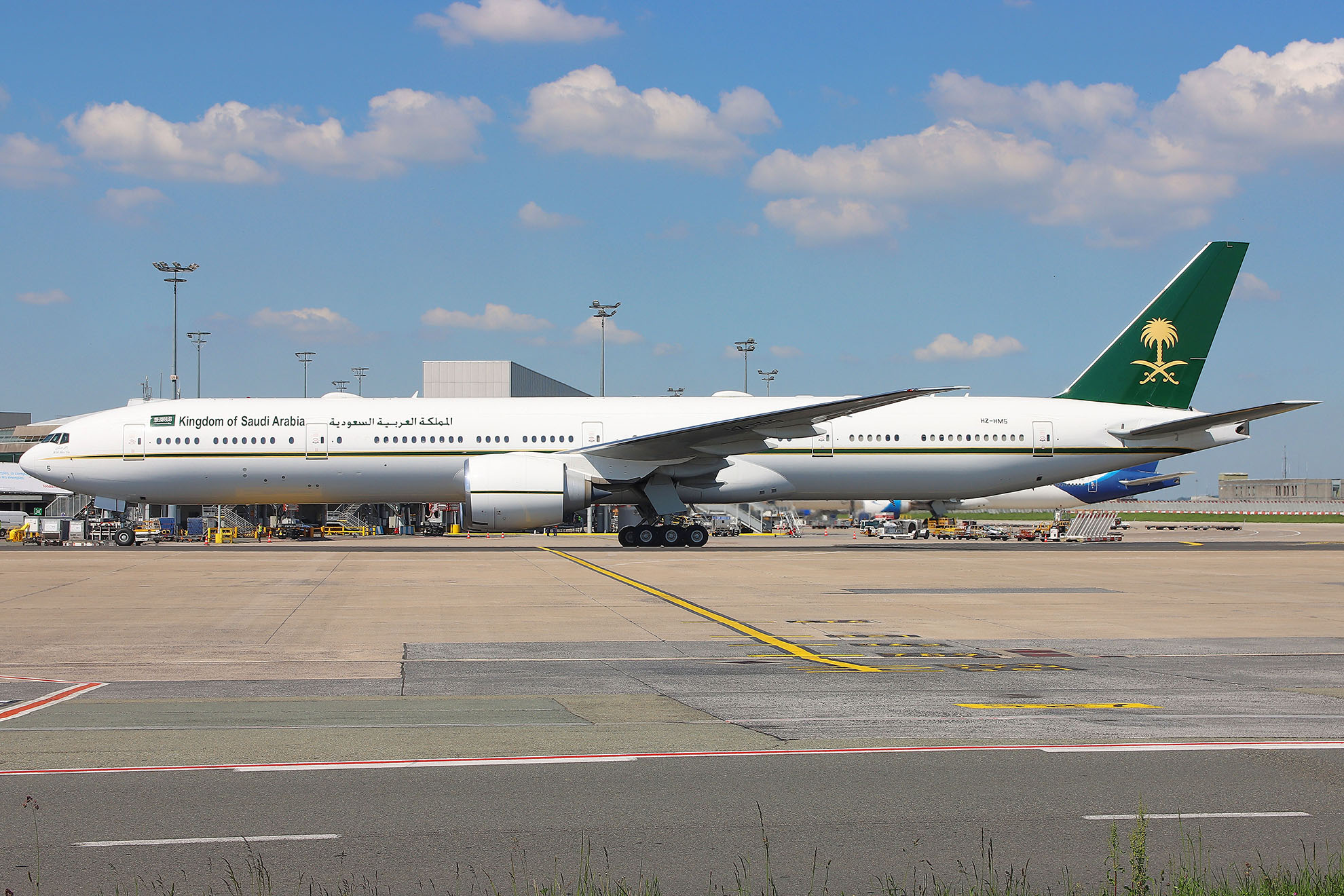 ./assets/img/aircraft/HZ-450-B773-1.jpg